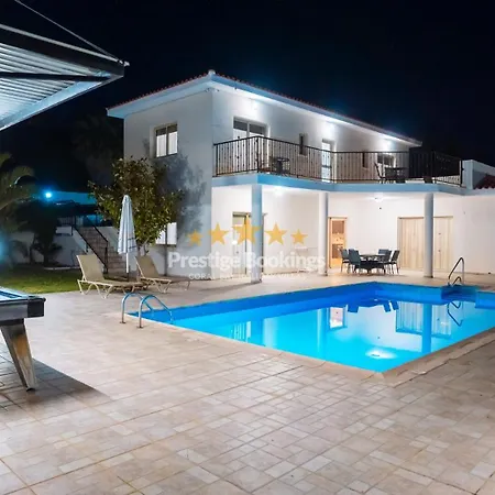 Eframia Ena By Prestige Bookings Peyia