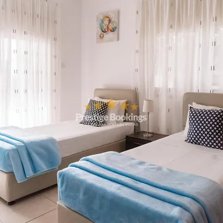 Eframia Ena By Prestige Bookings Peyia